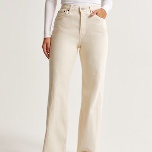 Abercrombie & Fitch Curve Love The 90s Relaxed Jean High Rise